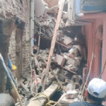 Delhi Building Collapse: दिल्ली में दर्दनाक हादसा, तीन मंजिला इमारत गिरी; मलबे से 4 लोगों को निकाला गया, कई अब भी फंसे हुए